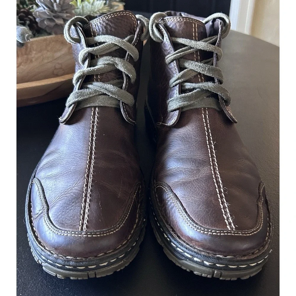 Men's Cole Haan Chucka Leather Boots With Green Laces Size 8 M Gorp Core Comfort